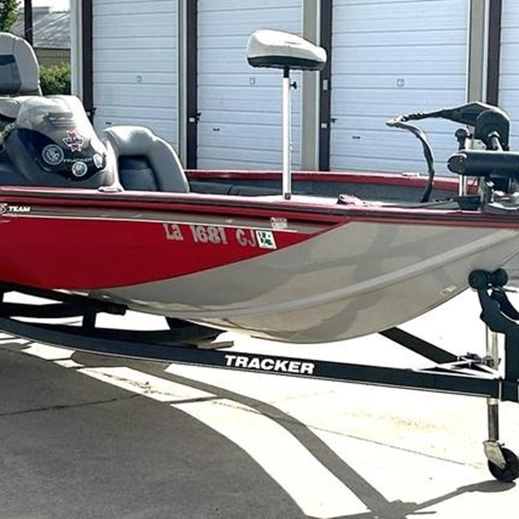 #208 • 2018 Tracker Pro 175 Team TXW BOAT