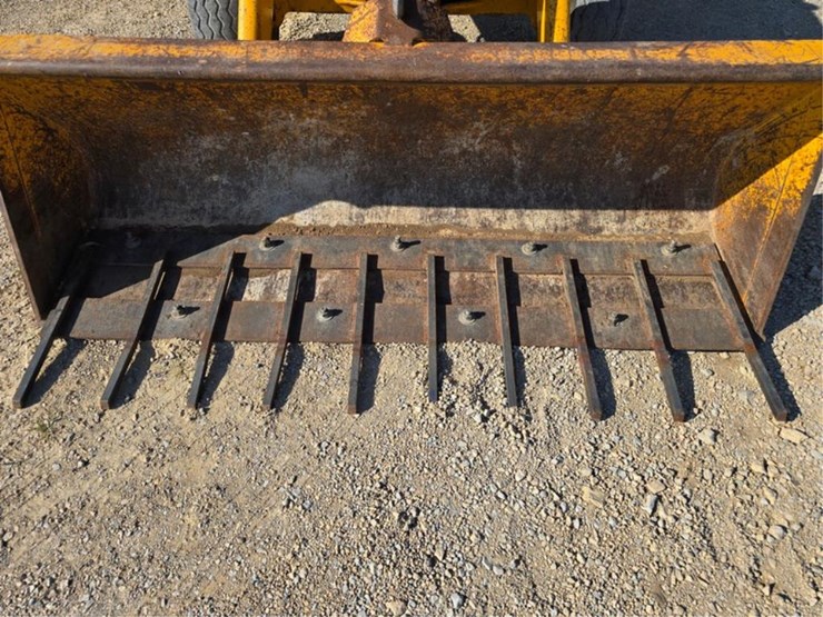 deere-210c-image-11