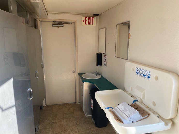 portable-wash-house-trailer-image-16