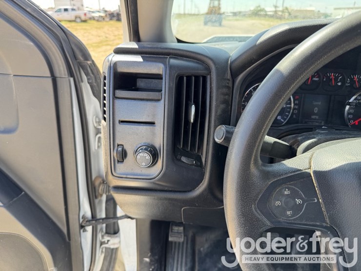 2016-chevrolet-silverado-1500-image-25