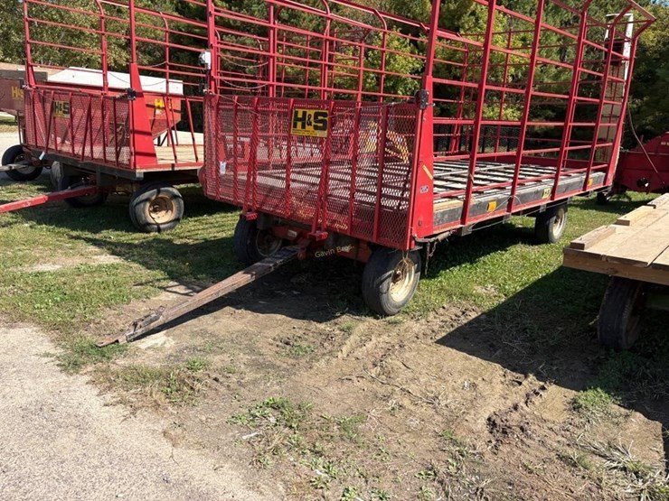 h&s-9x18'-self-unloading-hay-rack-image-3