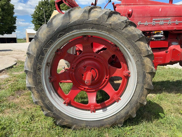 farmall-300-image-22