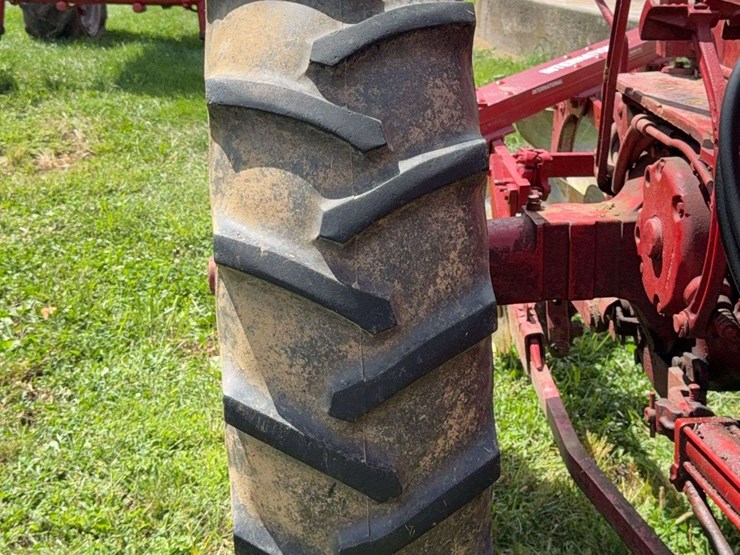 farmall-400-image-21