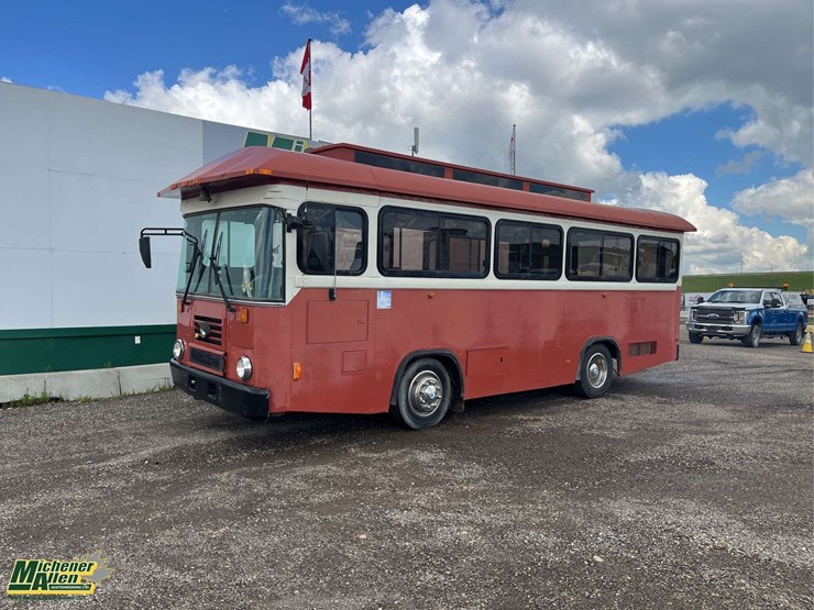 2002-bluebird-cife-commercial-series-s/a-21-passenger-bus-image-1