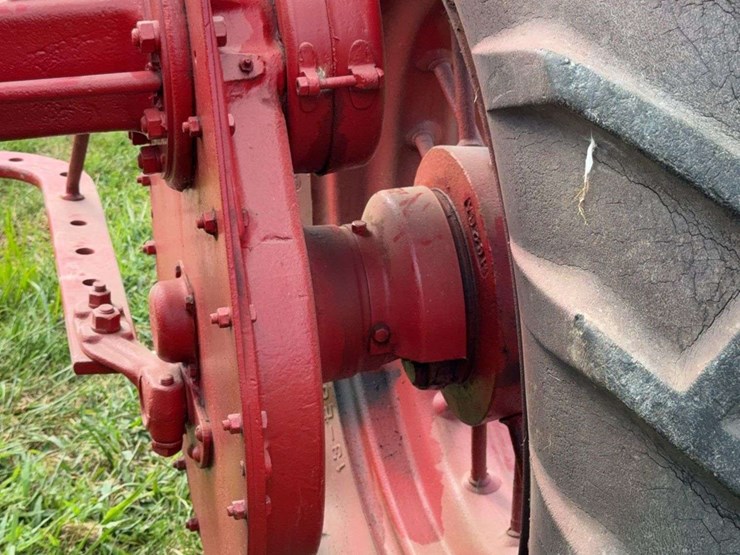 farmall-f-20-image-30