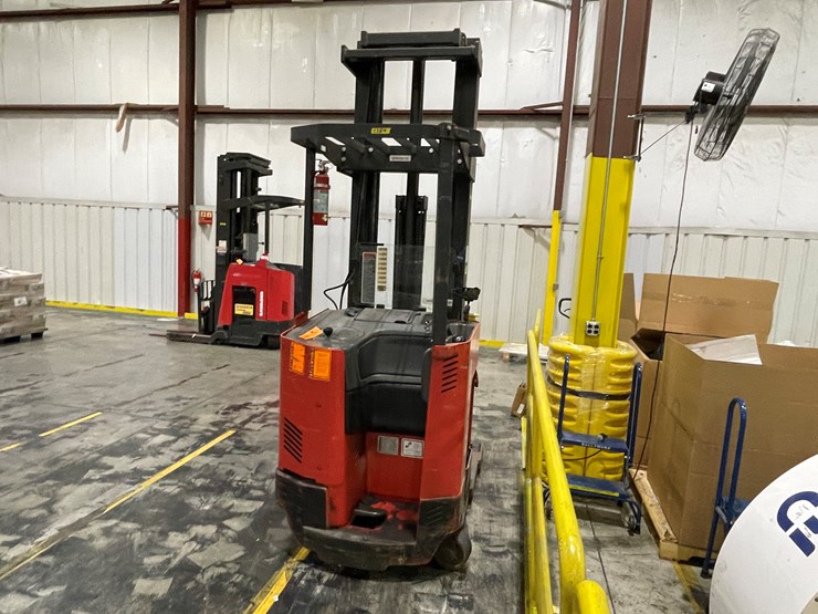 #7154-•-raymond-electric-forklift-image-4