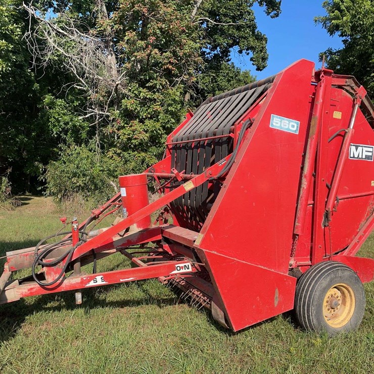 MASSEY-FERGUSON 560