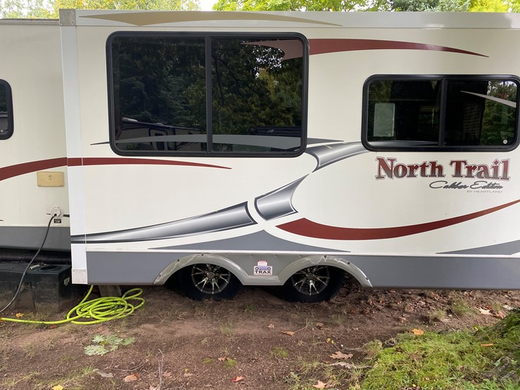 #3300-•-2012-north-trail-caliber-26lrss-camper-(has-mi-title)-(three-lakes,-wi)-image-14
