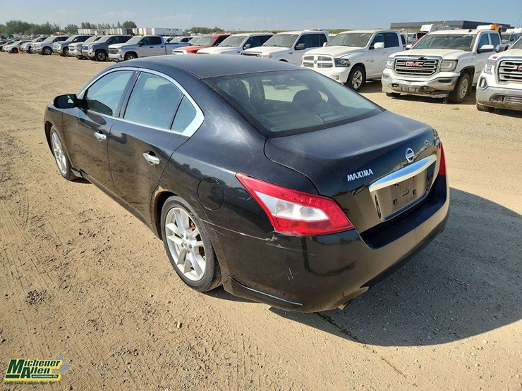 2010-nissan-maxima-3.5-s-4dr-sedan-image-3