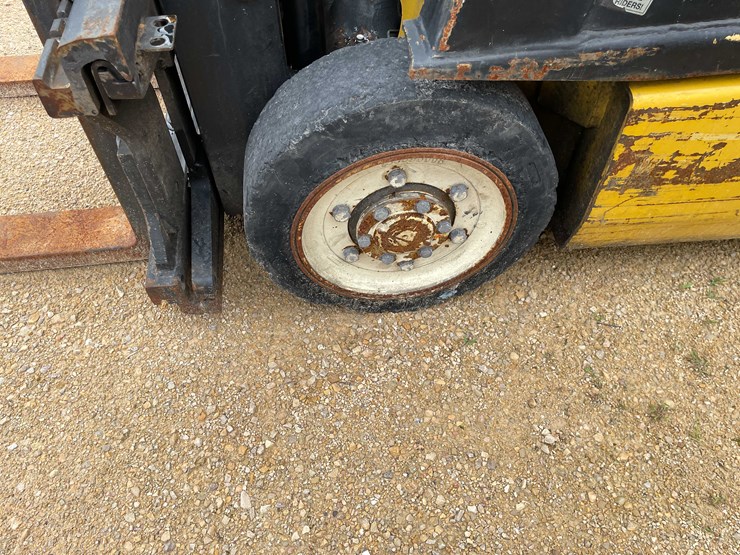 #432-•-yale-cushion-tire-forklift-(shawano,-wi)-image-13