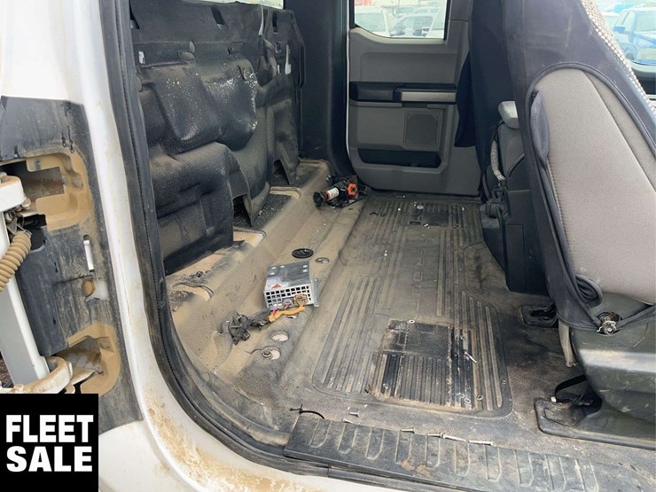 2021-ford-f350-image-14