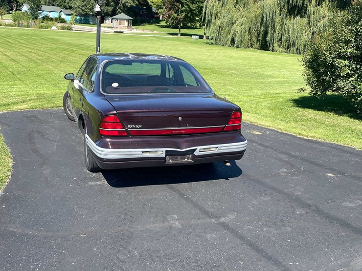 #3290-•-1994-oldsmobile-eighty-eight-(has-wi-title)-(kingston,-wi)-image-6