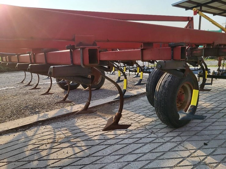 case-ih-4200-image-16