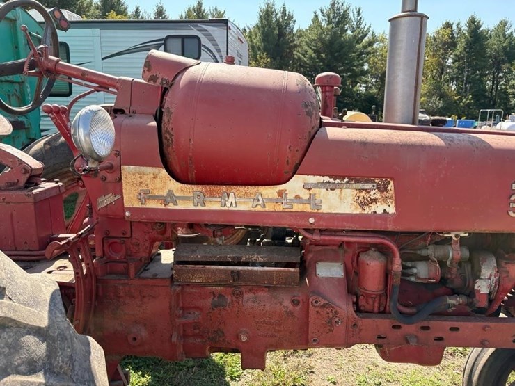 farmall-350-lp-gas-row-crop-tractor-image-5