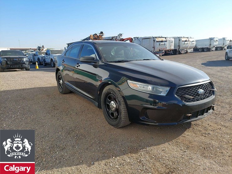 2014-ford-taurus-awd-4dr-sedan-image-2