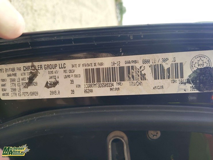 2013-ram-1500-sport-4x4-crew-cab-sb-image-7
