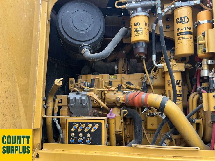 2015-caterpillar-160m-awd-image-17