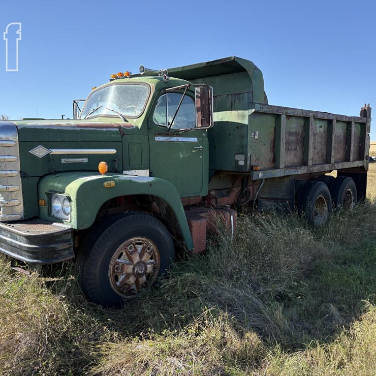 1967 DIAMOND T TRUCK