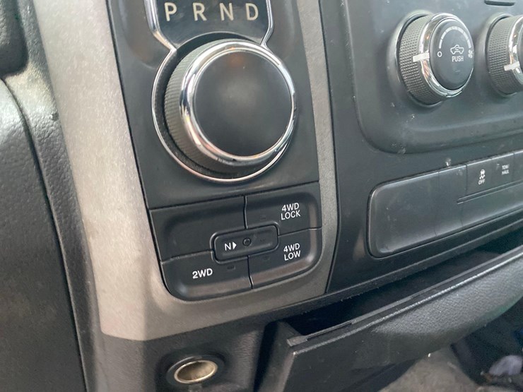 2016-dodge-1500-image-30