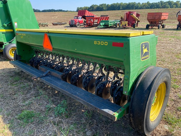 john-deere-8300-image-6