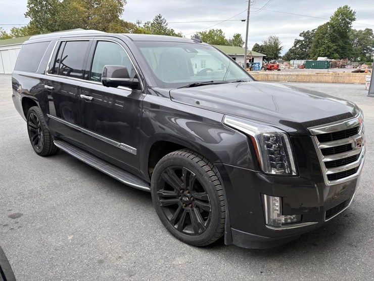 2017-cadillac-escalade-image-6