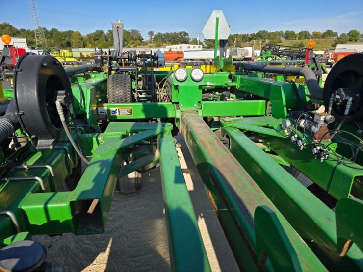 john-deere-1730-image-14