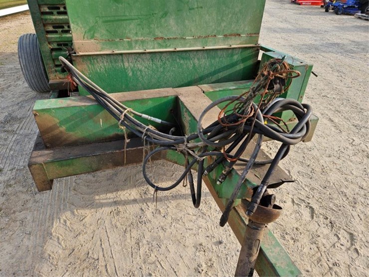 john-deere-100-image-11
