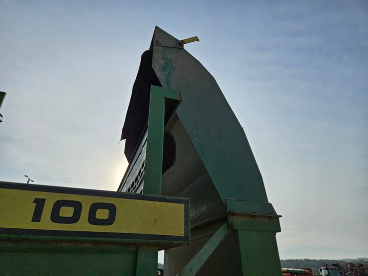 john-deere-100-image-17