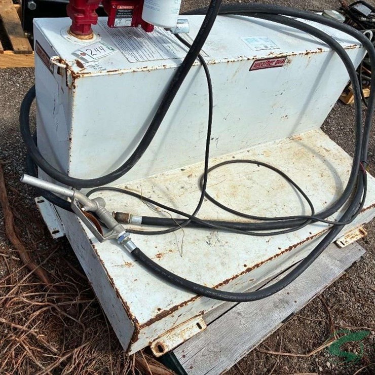 Fuel tank with electric pump