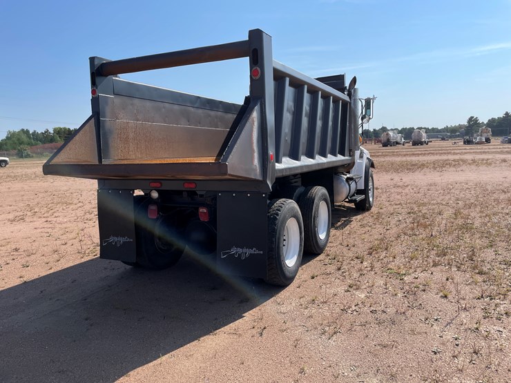2005-sterling-lt9500-image-14