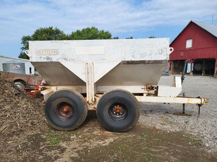 western-simonsen-n64l-tandem-axle-lime/fertilizer-spreader-image-2