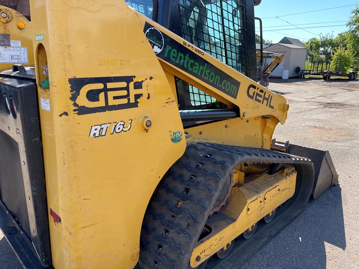 2021-gehl-rt165-image-23