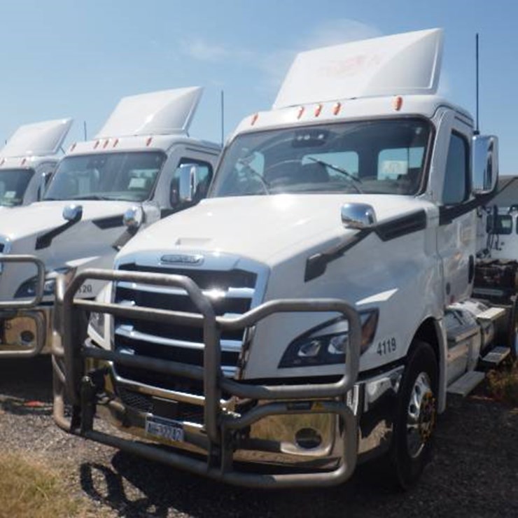 2023 FREIGHTLINER CASCADIA 126