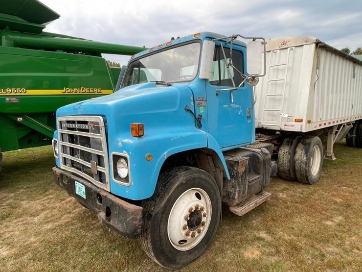 1986-international-s2300-image-1