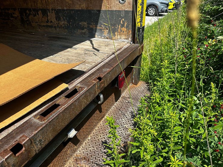 2005-ford-box-truck---blown-engine---will-need-towed---vin-#-1-fdxf46y05eb77980-image-22