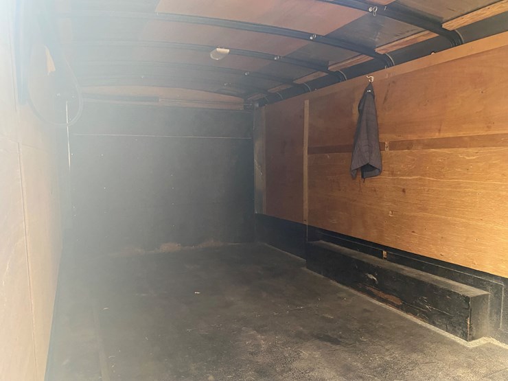 #3014-•-2011-middlebury-trailers-20'-tandem-axle-enclosed-trailer-(helenville,-wi)-(has-wi-title)-image-9