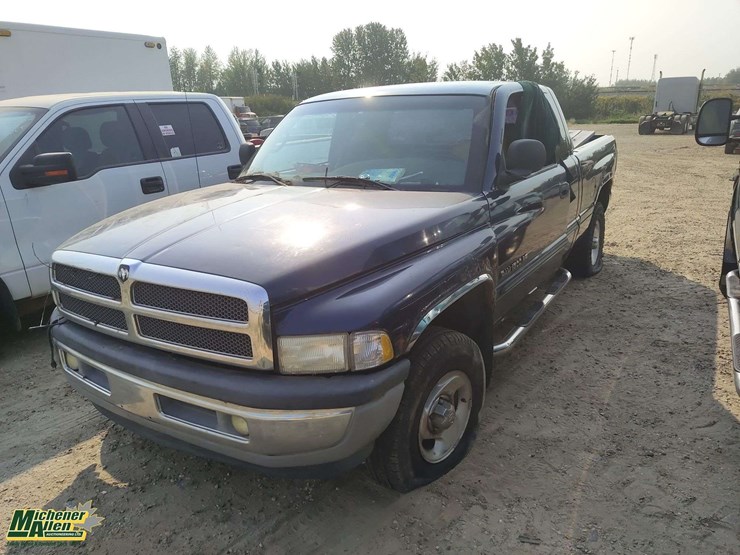 2001-dodge-ram-1500-image-1