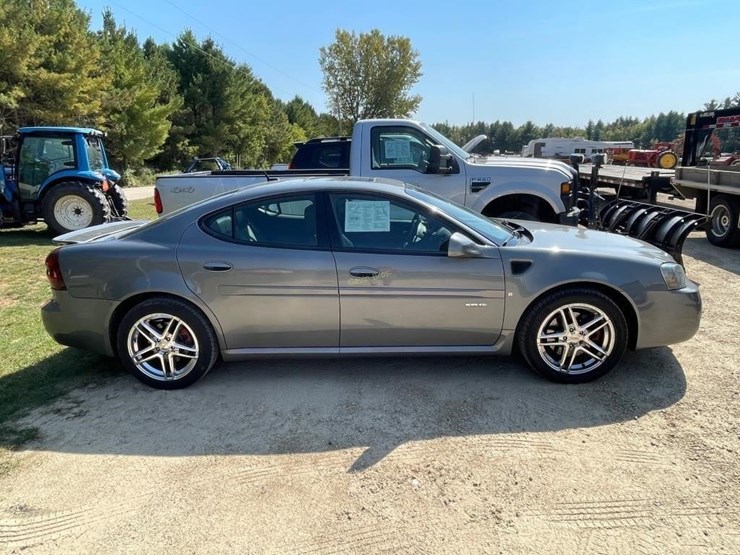 2007-pontiac-grand-prix-car-image-4