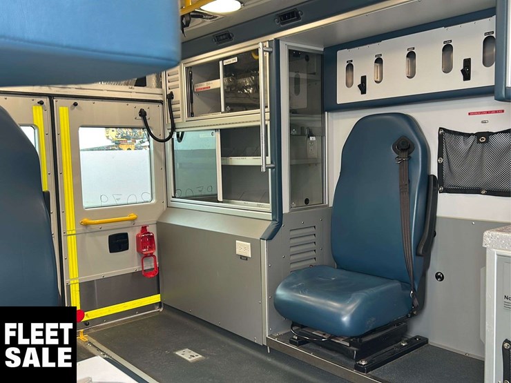 2017-chevrolet-express-s/a-ambulance-image-24