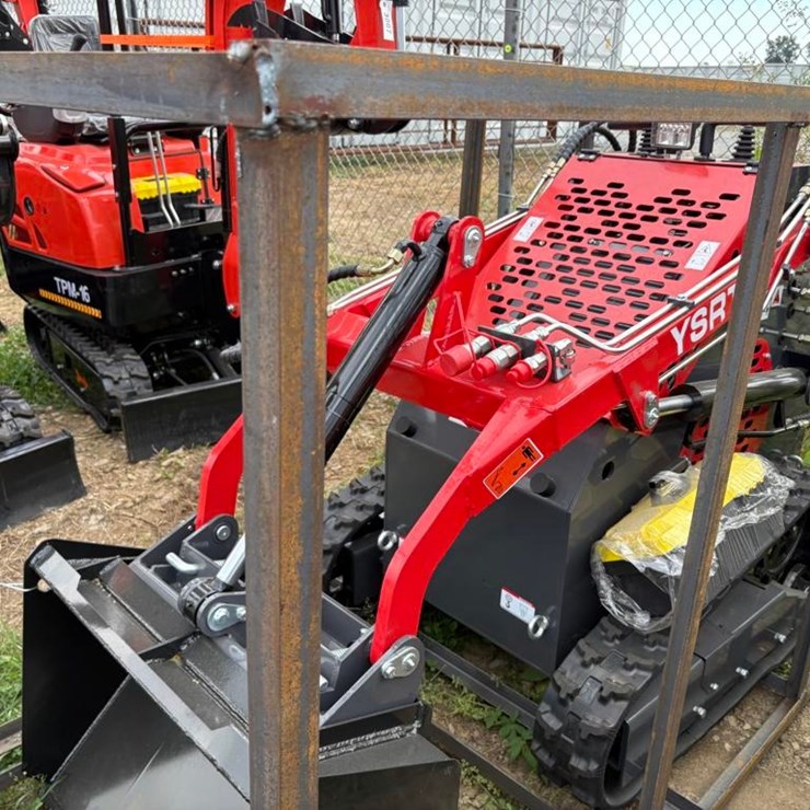 AGT YSRT14 Stand On Skid Loader