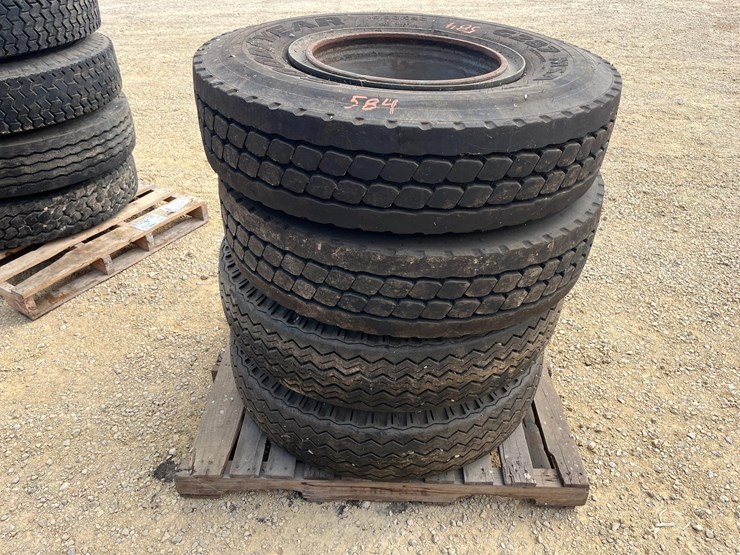 split-rim-truck-tires-like-new-image-2