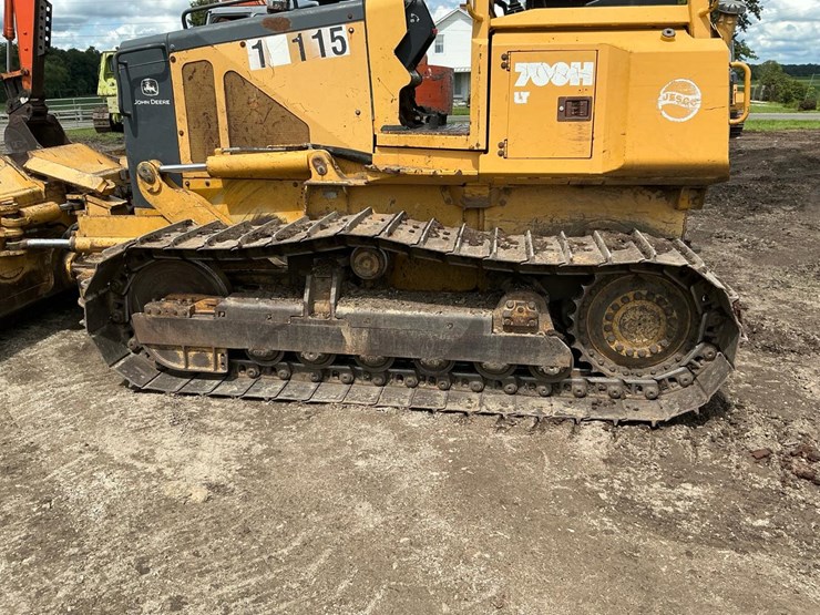 2002-deere-700h-image-31
