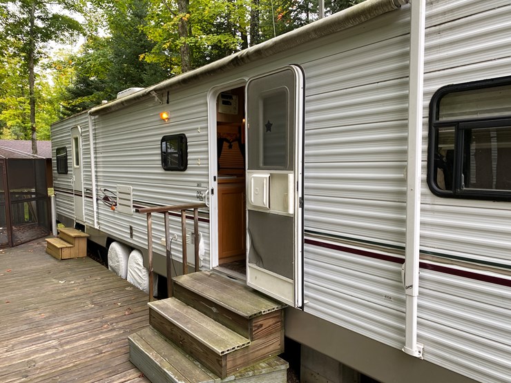 #3302-•-2004-k2-incorporated-sportsman-3803-camper-has-wi-title-(three-lakes,-wi)-image-3