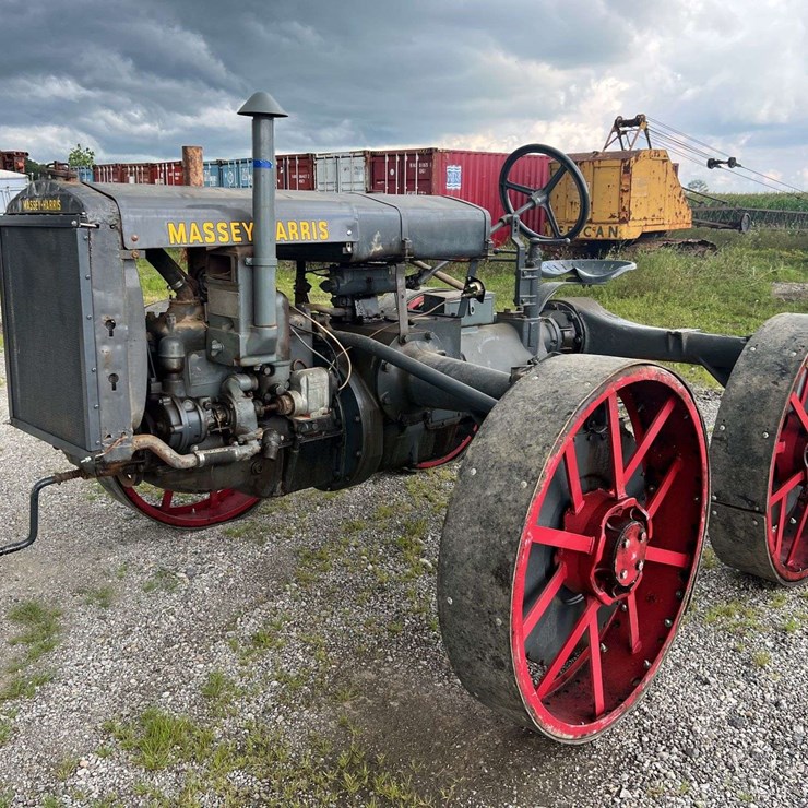MASSEY-FERGUSON 4