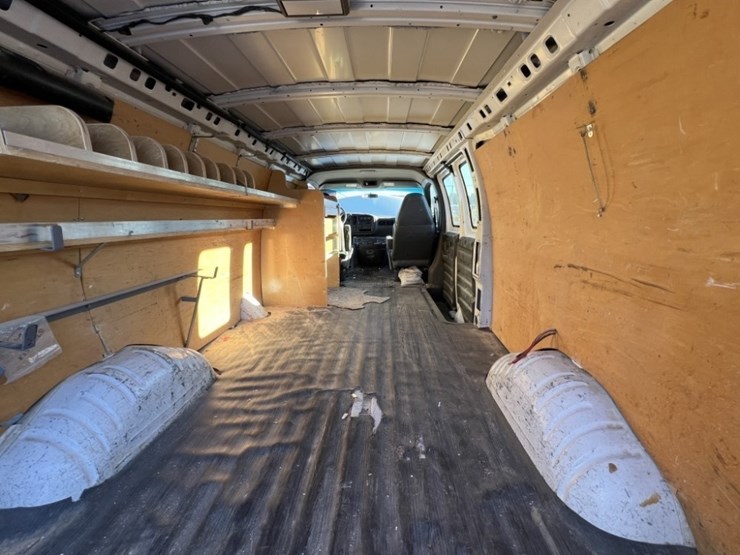 2002-gmc-3500-image-22