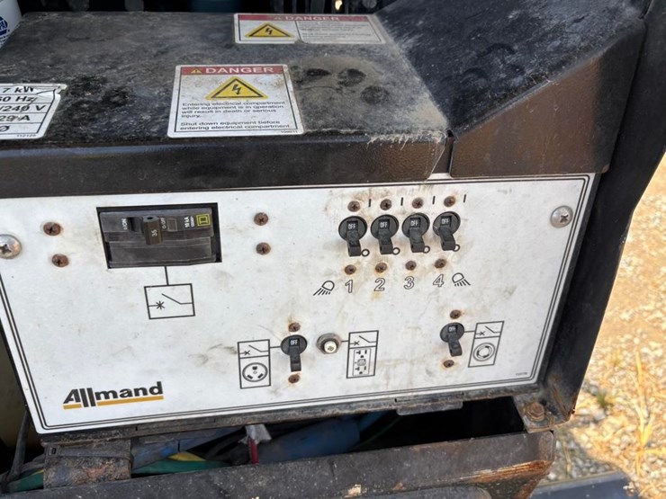 allmond-night-lite-v-series-light-plant-image-15