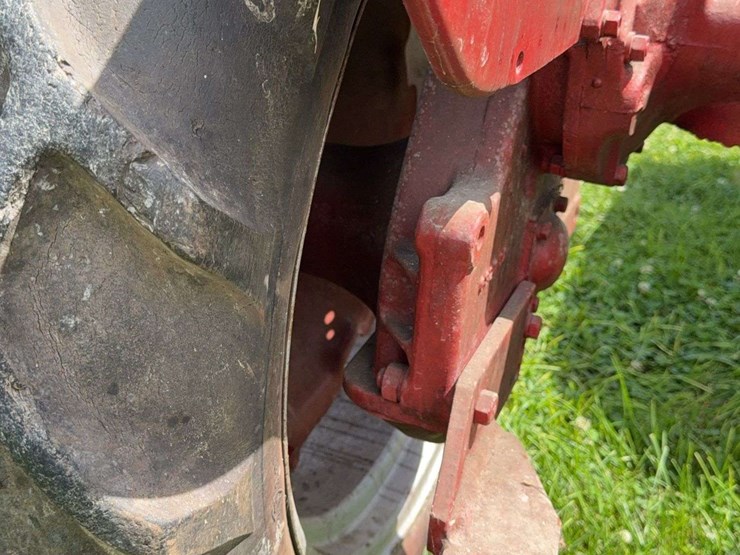 farmall-b-image-27