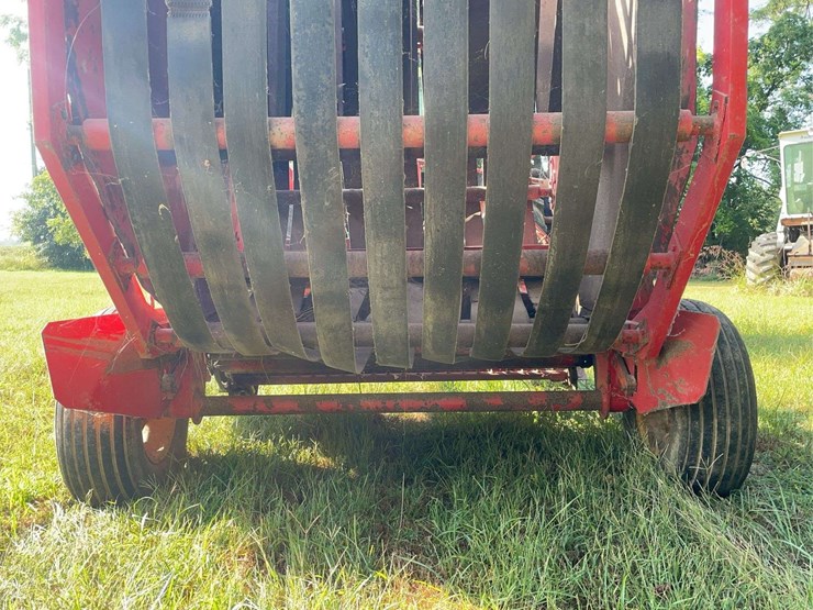 massey-ferguson-560-image-21