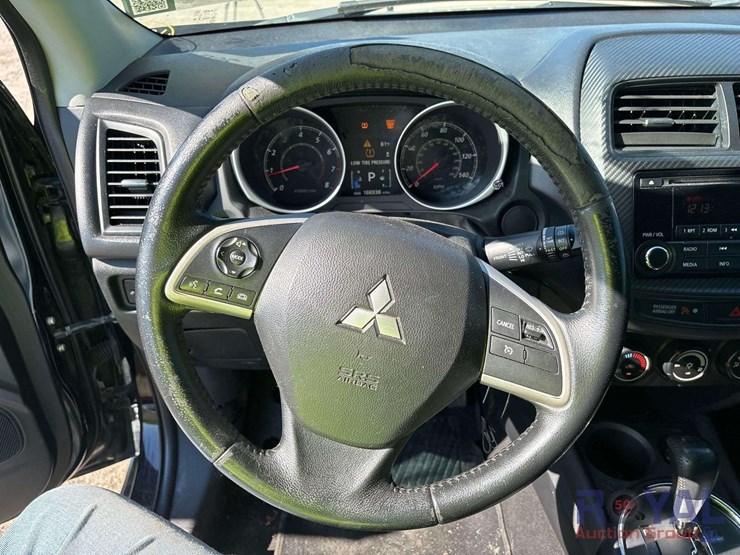 2015-mitsubishi-outlander-image-14