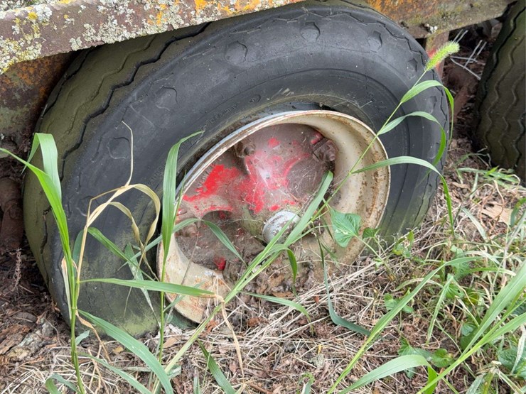 gooseneck-trailer-with-tank-image-11